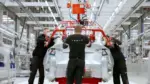 Tesla pisa fuerte en Argentina: abrió sus primeras búsquedas laborales y negocia una red de carga con YPF