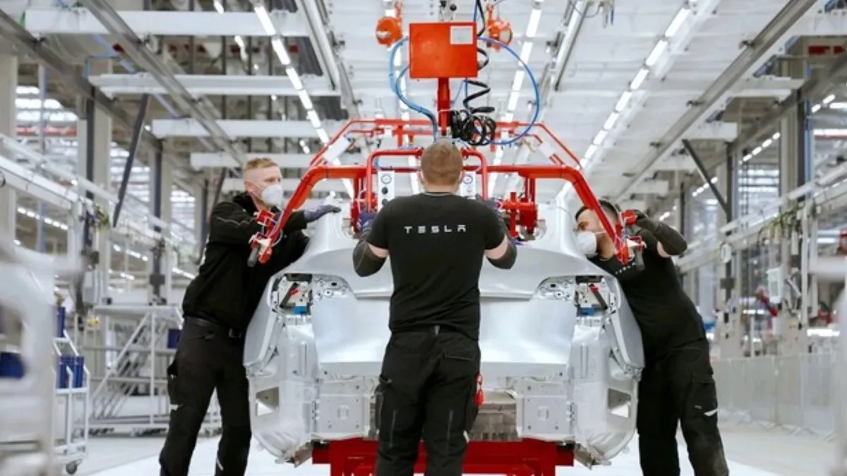Tesla pisa fuerte en Argentina: abrió sus primeras búsquedas laborales y negocia una red de carga con YPF Tesla pisa fuerte en Argentina: abrió sus primeras búsquedas laborales y negocia una red de carga con YPF
