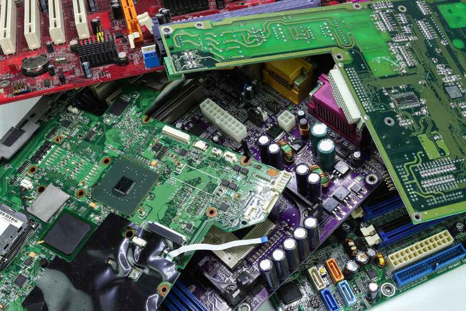 Chile le pone fecha límite al celular viejo: la nueva Ley REP apunta a la reparación antes que al basural