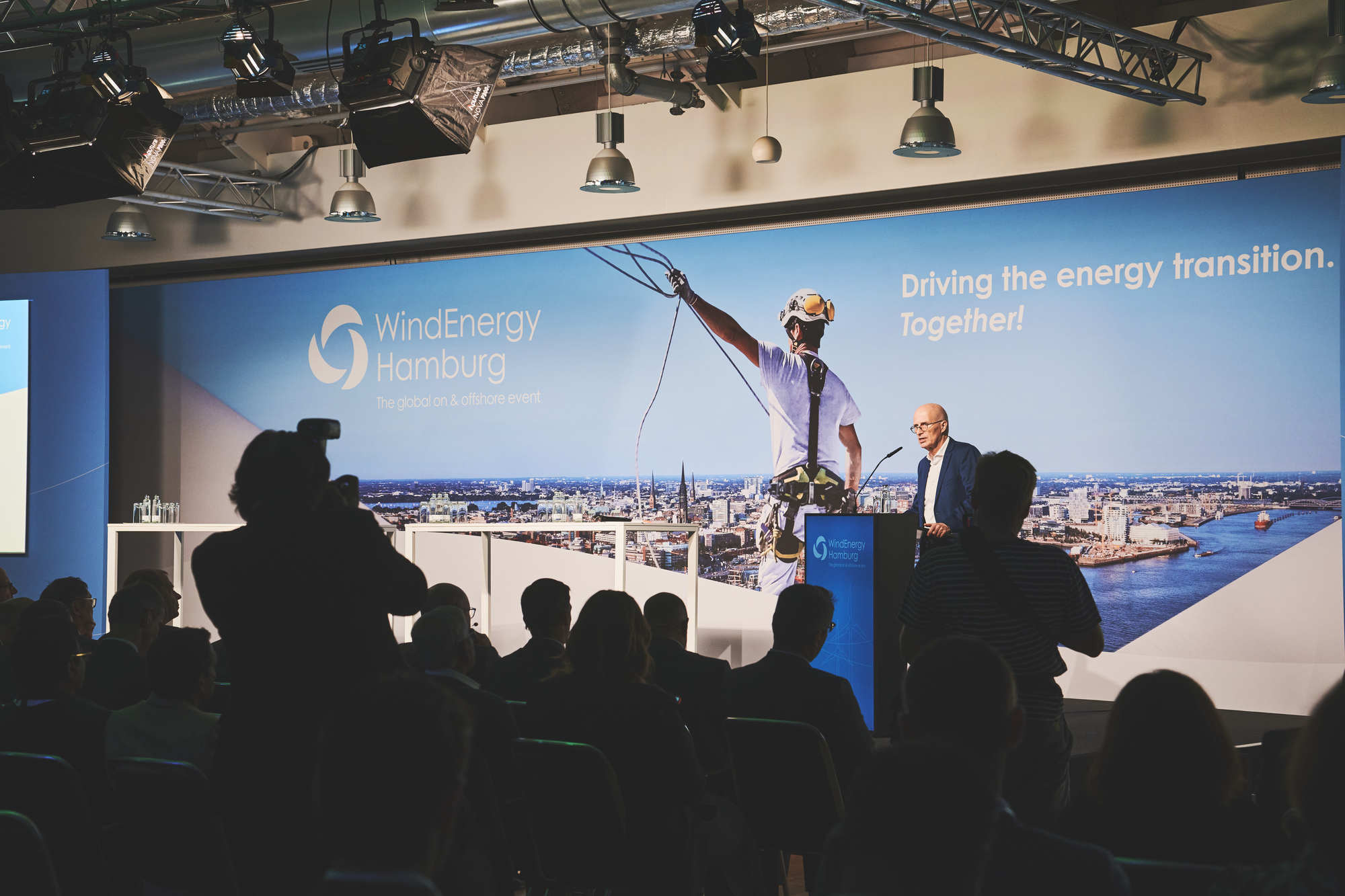 La eólica europea va por 24 GW nuevos en 2026, pero pide más redes para no frenarse La eólica europea va por 24 GW nuevos en 2026, pero pide más redes para no frenarse