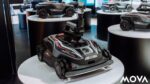 MOVA mostró un robot cortacésped con brazo robótico y aspiradoras con “piel electrónica”