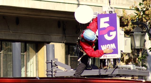 WOM contra el reloj: vence el plazo para el 90% de su red 5G en Chile y el Senado ya prepara sesión especial