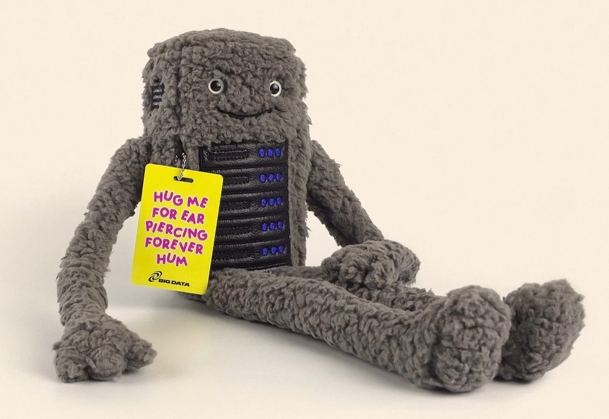Bezzy, el peluche que suena como un data center cuando lo abrazás Bezzy, el peluche que suena como un data center cuando lo abrazás