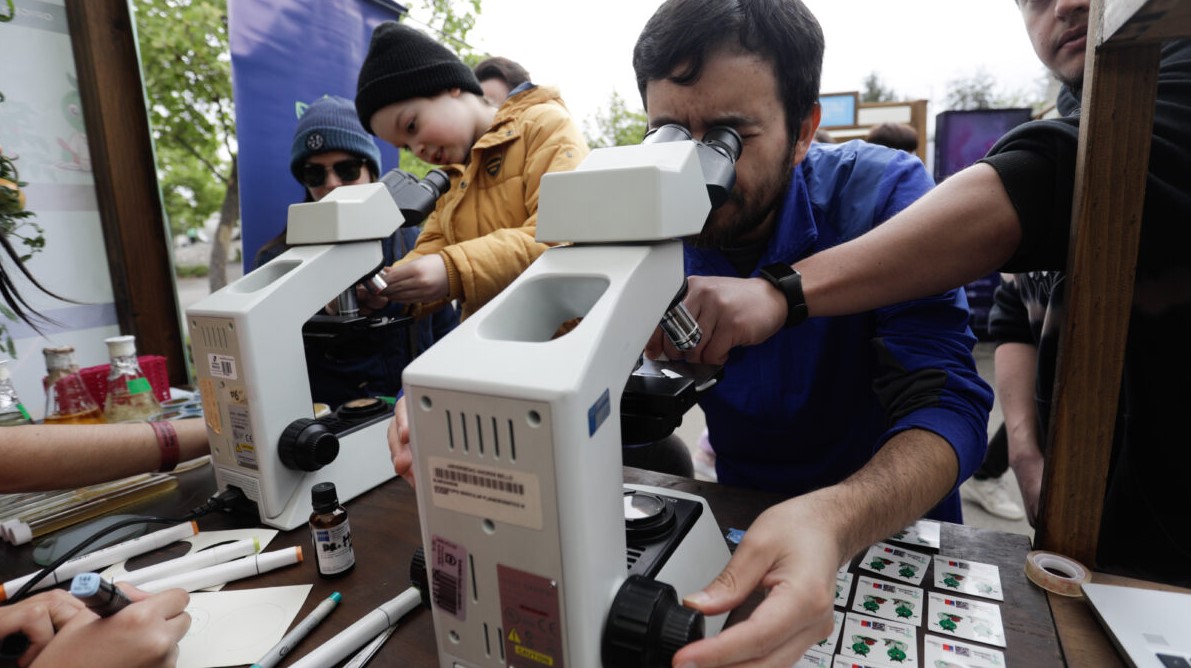 Arrancó en Chile el Festival de Ciencia y Tecnología 2026, con ferias gratuitas en las 16 regiones del país