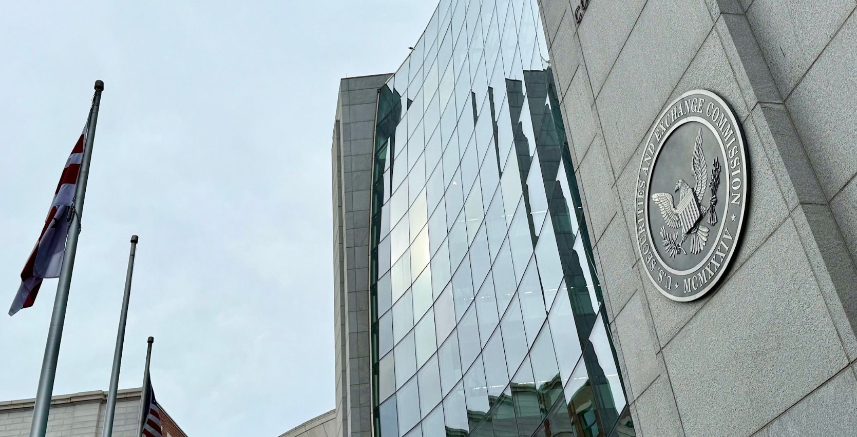 La SEC habilita los primeros ETF con triple apalancamiento sobre bitcoin y ether en EE.UU.
