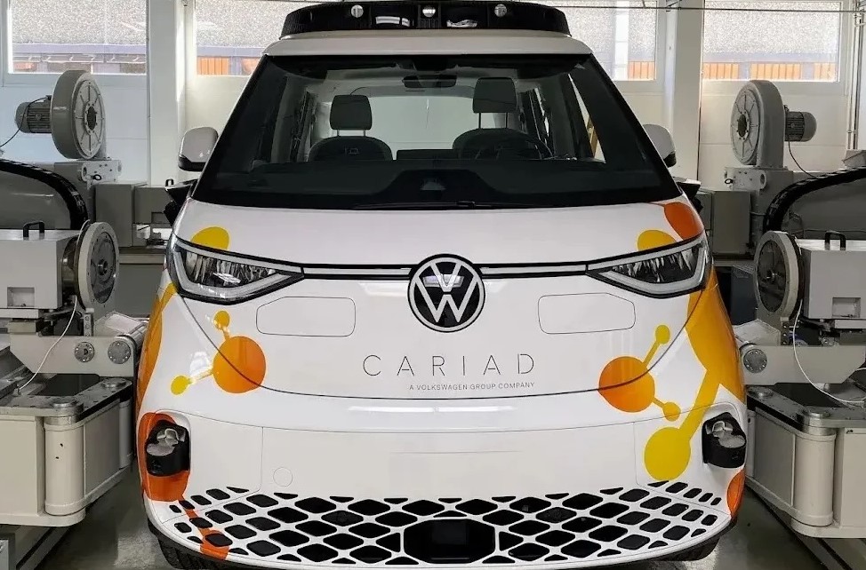 Volkswagen deja afuera a Nvidia y elige a una startup británica para manejar sus autos solos