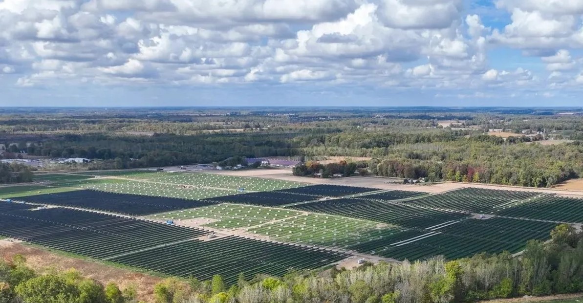 Ford termina su nuevo parque solar en Michigan para dejar de depender del carbón Ford termina su nuevo parque solar en Michigan para dejar de depender del carbón
